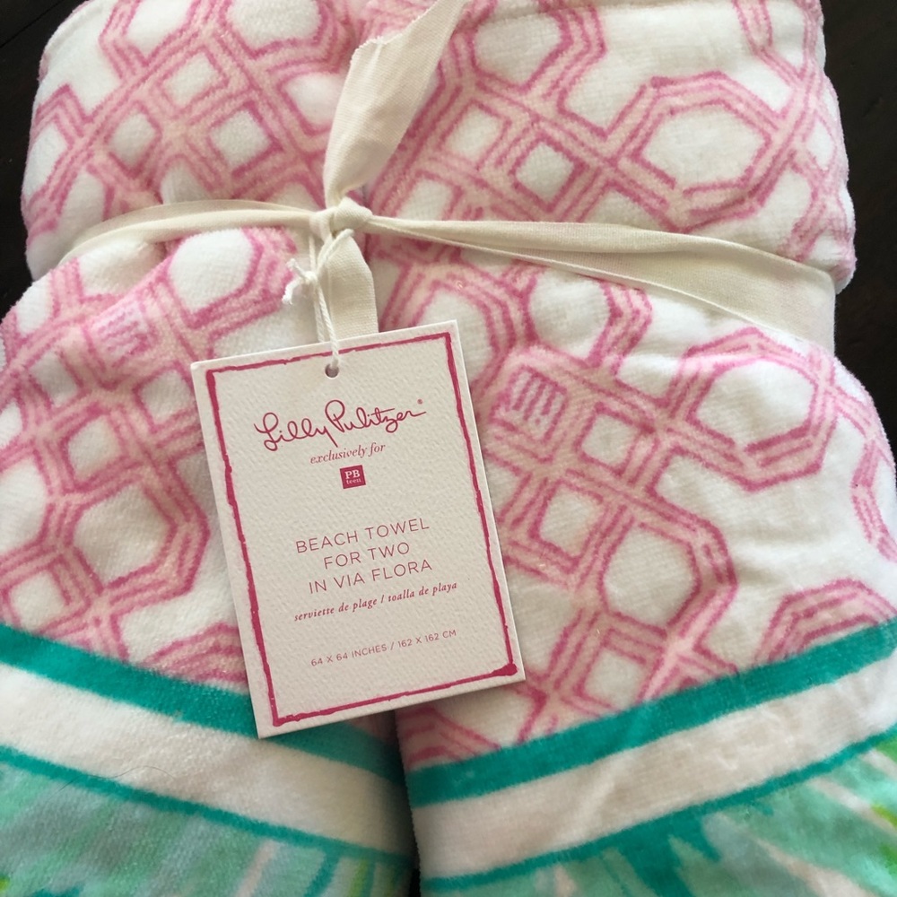 PB Teen Lilly Pulitzer Beach Towel for 2 Via Flora